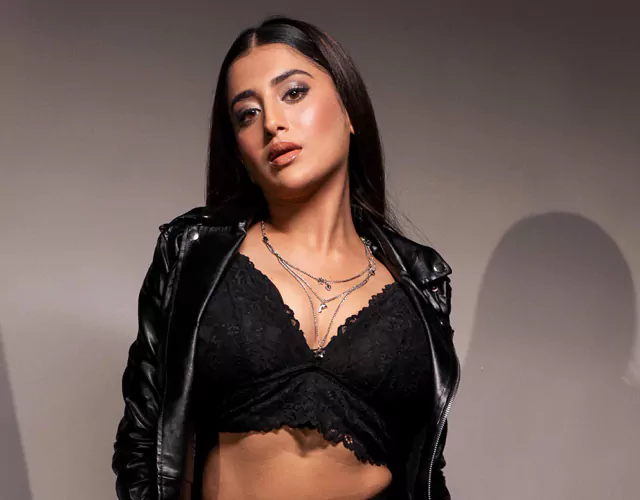 Rashi Singh Glamour Photos